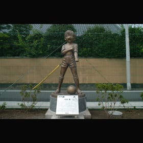 캡틴 츠바사의 오조라 츠바사 동상