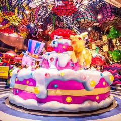 怪物だらけ 原宿のモンスターカフェ Kawaii Monster Cafe Harajuku でパフェを食す Live Japan 日本の旅行 観光 体験ガイド