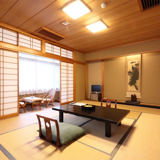 Yokotekan: A Venerable Hotel with a Renowned Hot Spring