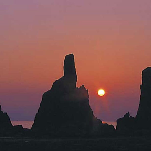 Hashigui-iwa Rock