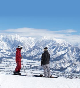 六日滑雪度假村