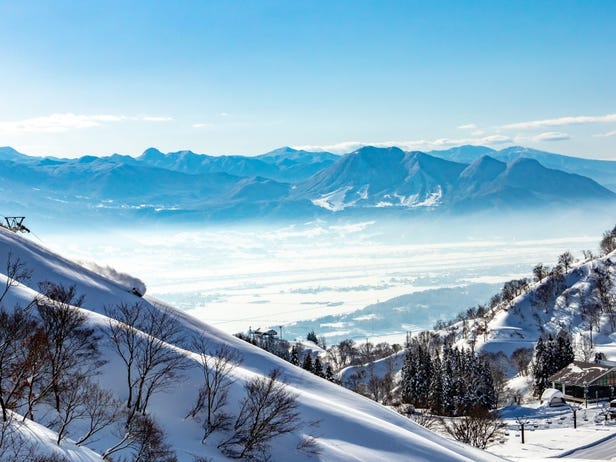 户狩温泉滑雪场