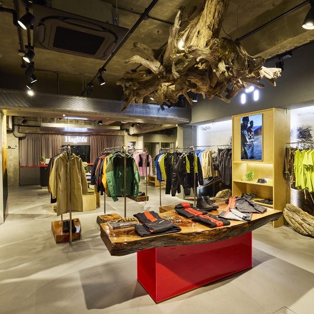 Hagl&ouml;fs 하라주쿠 / D_b_ TOKYO