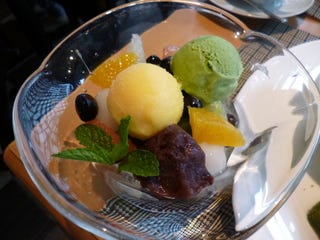 抹茶アイスのあんみつ