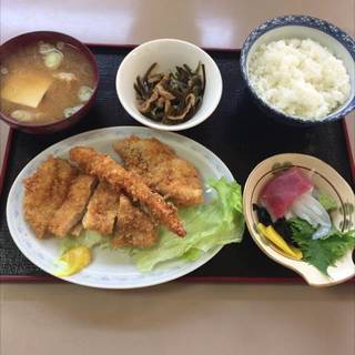 ミックスフライ定食