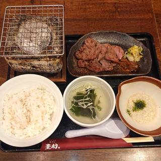 炭火焼き牛タン定食