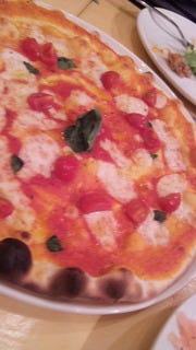 モッツァレラとバジリコのマルゲリータ