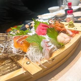 お造り６種船盛り合わせ