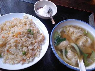 ランチ　エビ炒飯＋肉ワンタン