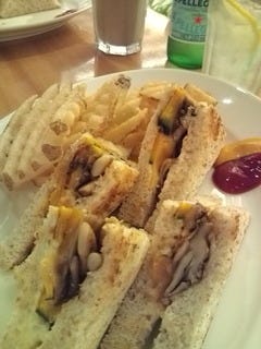 森のきのこのサンドイッチ