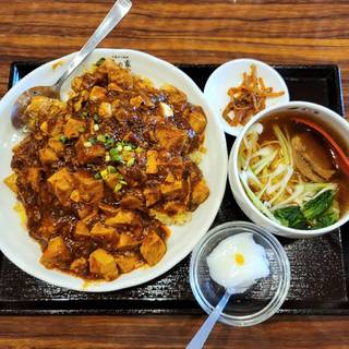 麻婆豆腐かけチャーハンと小ラーメンセット
