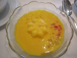 プリン入りマンゴージュース