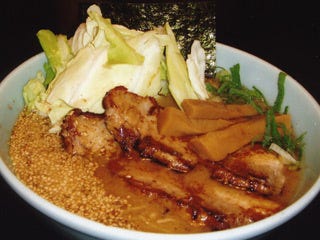 キャベツどっさり角煮ラーメン