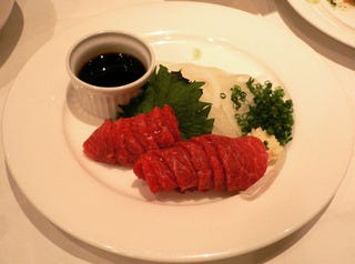 山形牛腕肉のお刺身西洋わさびしょう油添え