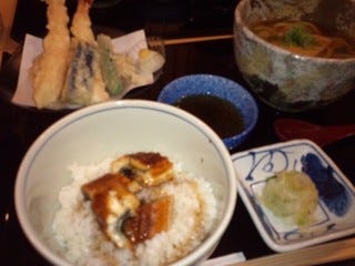 鰻飯とうどんの天ぷらセット