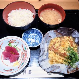 勝浦初かつお刺しと三元豚のカツとじ定食