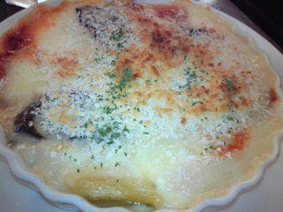 茄子とモッツァレラチーズのボローニャ風　ペンネグラタン