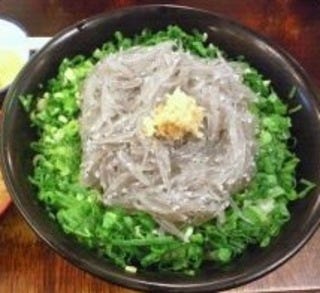 生シラス丼