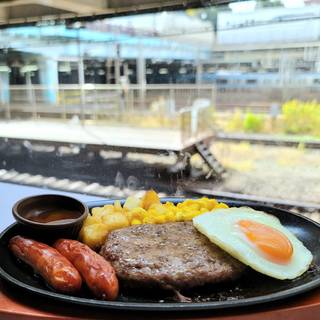 チョリソーとハンバーグの盛合せ