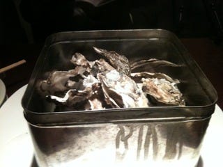 殻つきカキのガンガン焼き