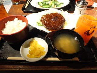 コトコト煮込みのハンバーグ