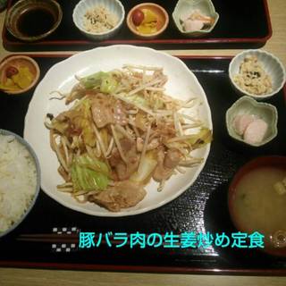 豚バラ肉の生姜炒め定食