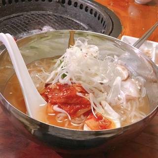 のどごしにこだわった 牛角冷麺