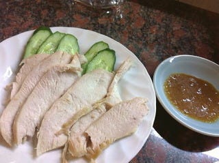 蒸し鶏のタイ風ソース