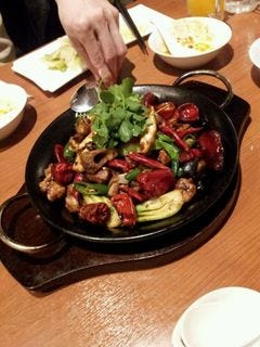 鶏肉サイロ切唐辛子炒め