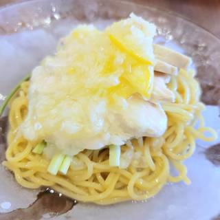 蒸し鶏レモン葱ダレ冷やし麺