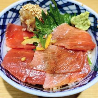 本鮪大トロ漬け丼