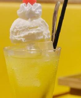 マンゴークリームソーダサワー