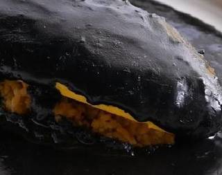 濃厚チーズの”沼”オムライス BLACK