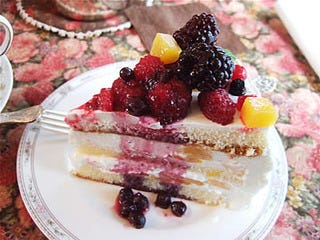 山盛りベリーケーキ・アールグレーの紅茶