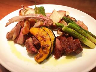 本日の炭火焼きと厳選野菜の炭火焼き