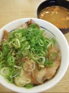 塩豚カルビ丼