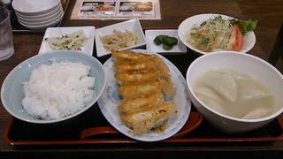 焼餃子水餃子定食
