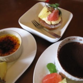 人気スィーツ　『ティラミス・クリームブリュレ・フルーツタルト』