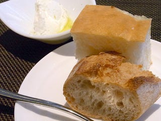 自家製シトラスハニーバターと自家製パン