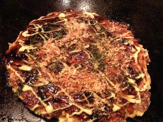 煮込牛すじ　キャベツベースお好み焼き