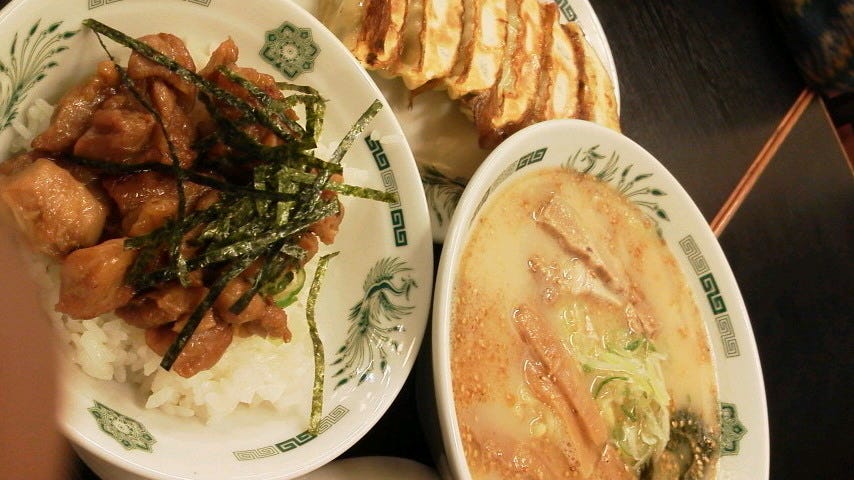 とんこつラーメンと餃子・やきとり丼セット