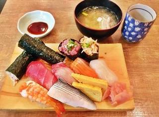 寿司盛合せ　8貫