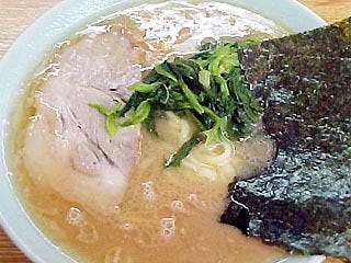 豚骨醤油ラーメン