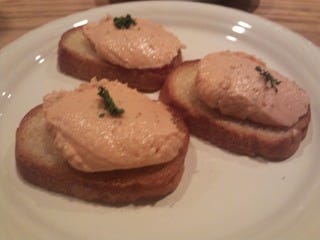 焼きサーモンのムースカナッペ