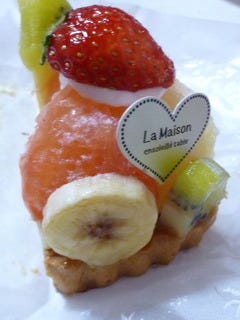 季節のスペシャルフルーツタルト