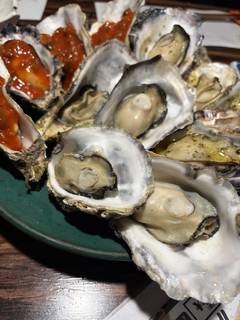 殻つき焼き牡蠣