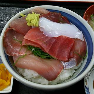 三色おさしみ丼