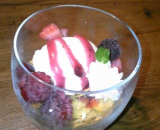 ミニベリーパフェ