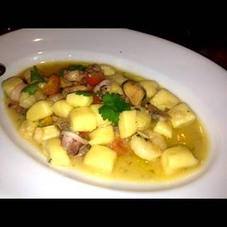 レモン香るジャガイモの“ニョッキ”具だくさん海の幸ソース