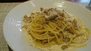 くるみと鶏肉のゴルゴンゾーラクリームソース